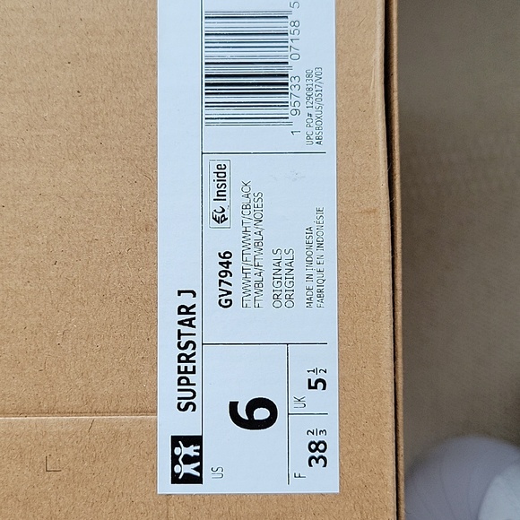 NEW!! Adidas Superstar sneakers - Picture 7 of 8